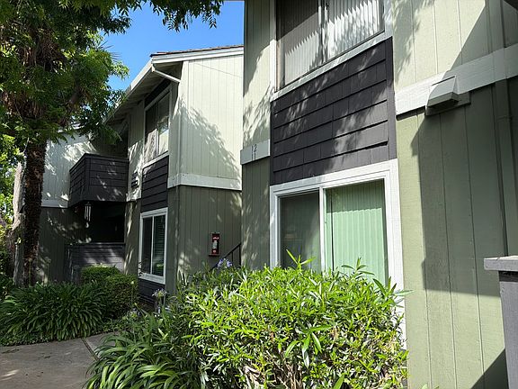 2nd image of 2527 Easton Ln APT 11