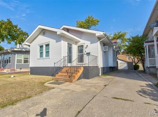 545 E Acton Ave, Wood River, IL 62095