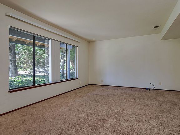 4th image of 223 El Cajon Ave
