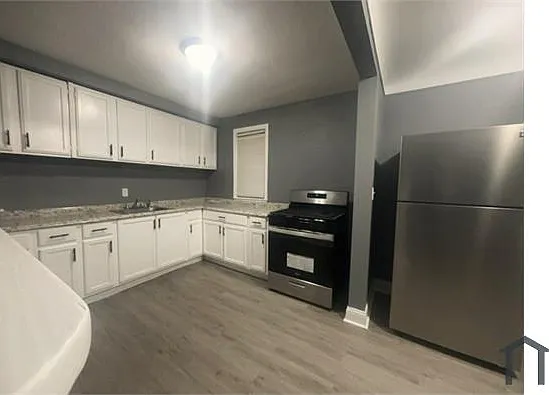 3 bed, 843 sqft, $1,300 — Photo 2