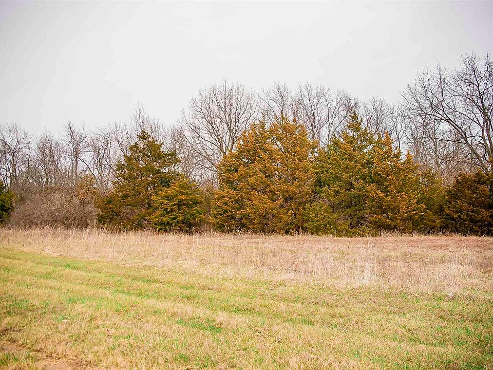 2nd image of 4617 Oakwood Dr
