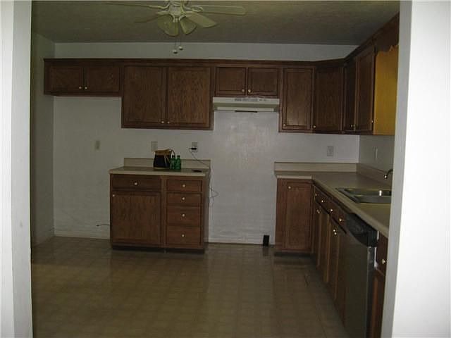 2nd image of 139 Diamond Ct