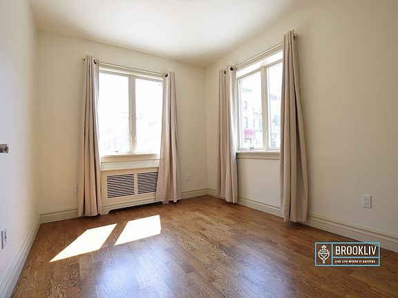 4th image of 300 Eldert St #1