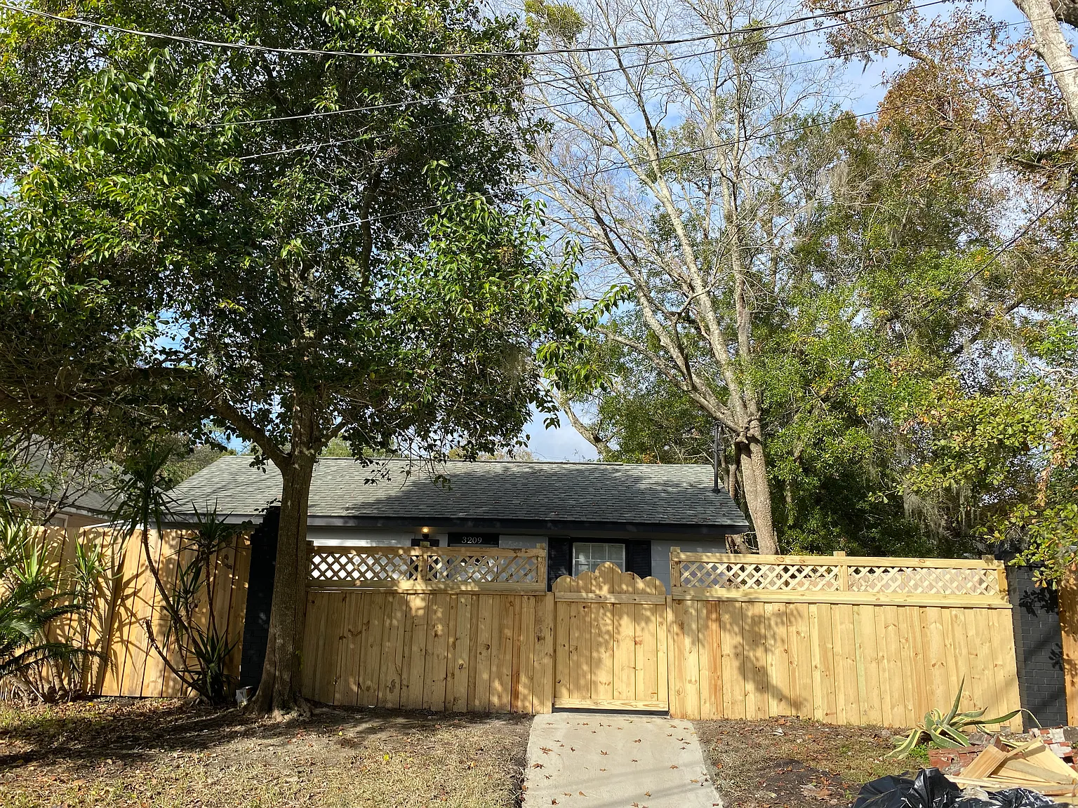 3209 Corby St — Photo 2
