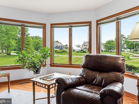 5th image of 108 Prospect Bay Dr W