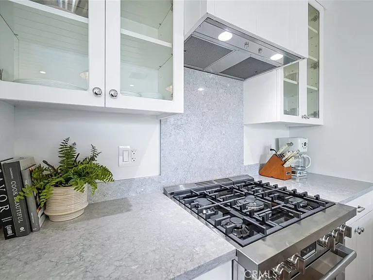 358 Cliff — Photo 10