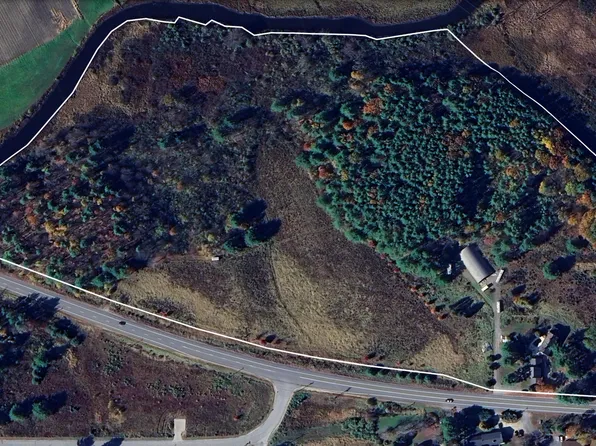 210 Augusta Road, Topsham, ME 04086