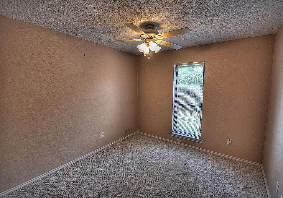 1st image of 4004 Seabury Dr