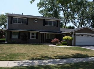 201 Banbury Ave, Elk Grove Village, IL 60007