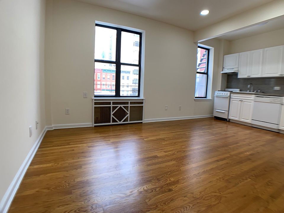 1st image of 355 W 51st St APT 35