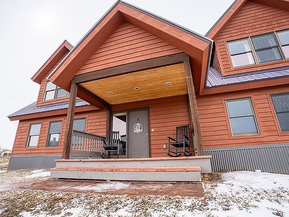 5th image of 377 Crocus Rd