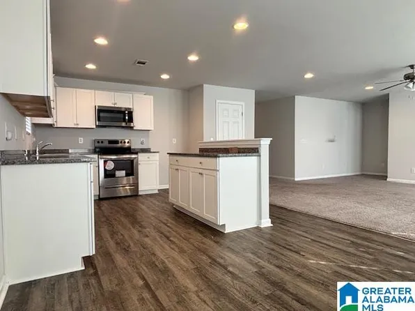 16409 Seminole Dr, Moundville, AL 35474