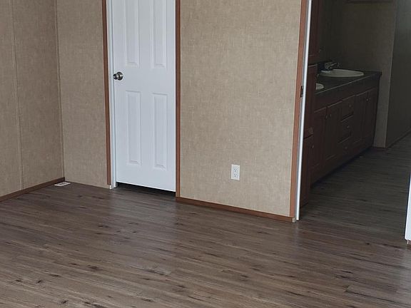 5th image of 66 Cinnamon Ln