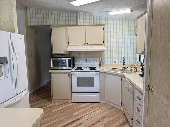 4th image of 10060 Mission Hills Ct #48I