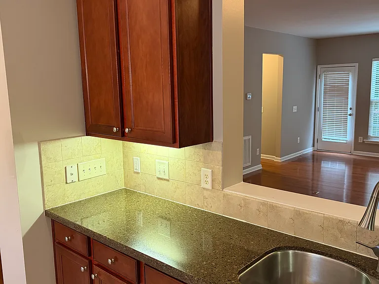 4715 Mifflin St — Photo 15