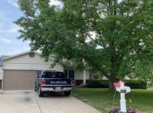 14 Vanguard Dr, Saint Peters, MO