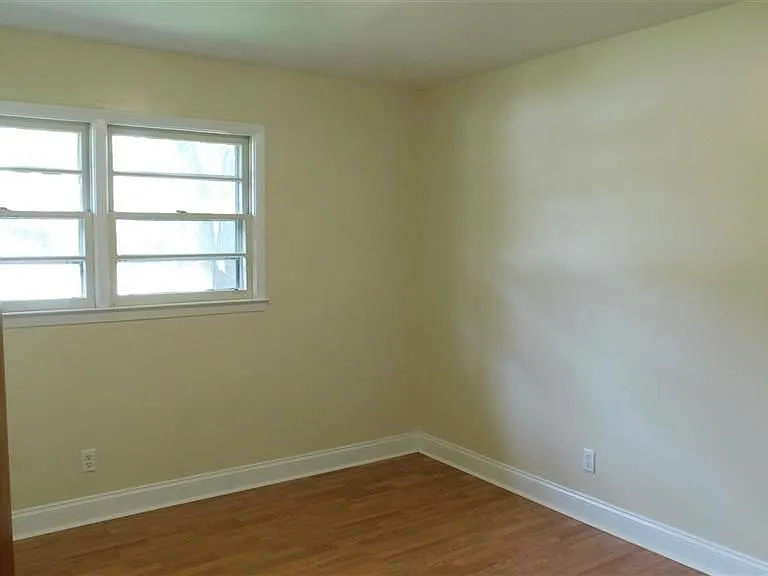 311 E Imperial Cir — Photo 2