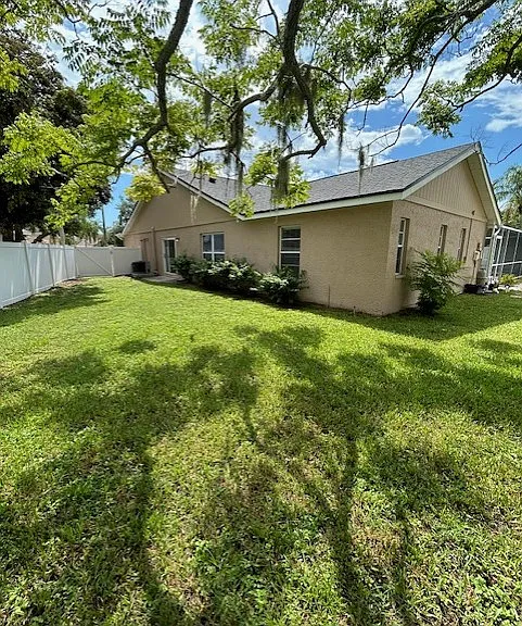11682 Fox Creek Dr — Photo 2