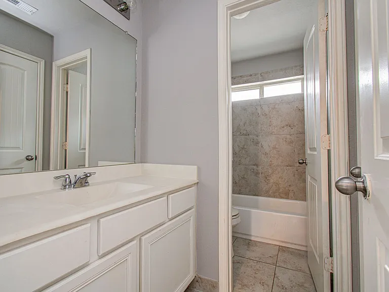 24331 Kee Cresta Ct — Photo 37