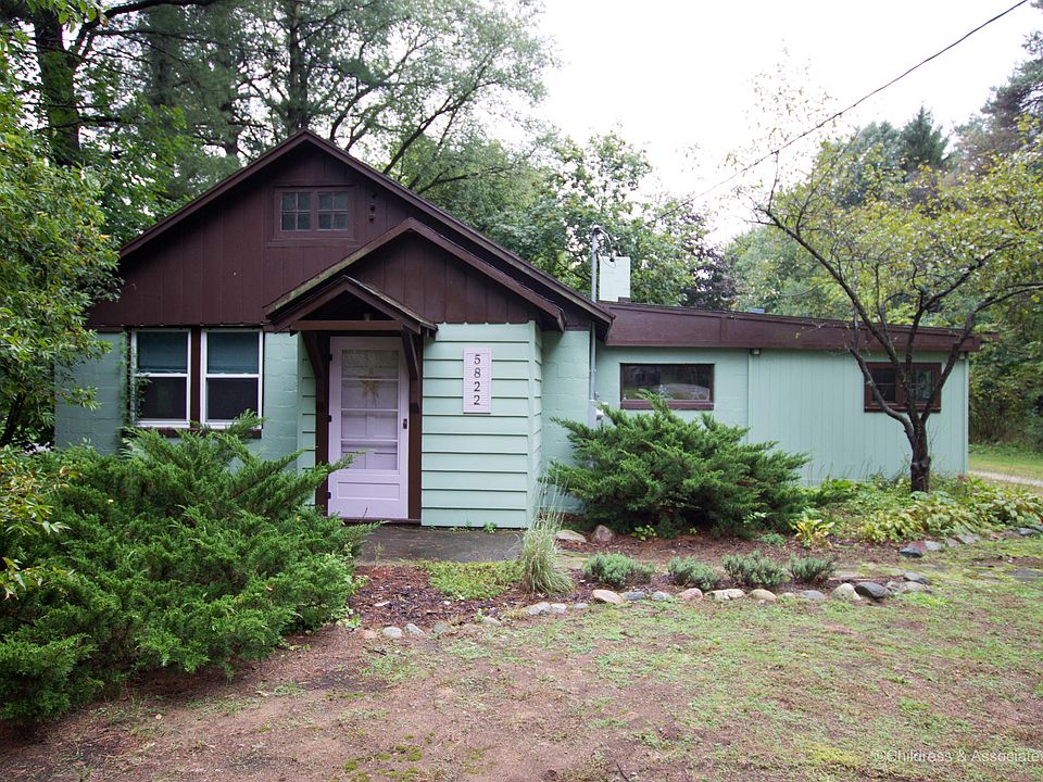 1st image of 5822 West River Dr NE