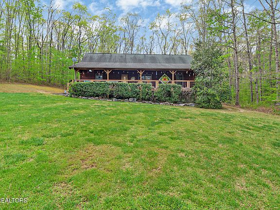 27th image of 426 Allen Dr