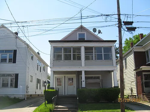 223 E 31st St Photo 1