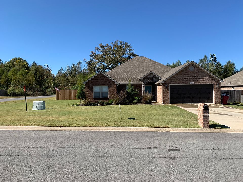 1st image of 2915 Gladstone Dr