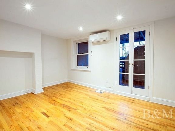 4th image of 633 Carlton Ave #A1