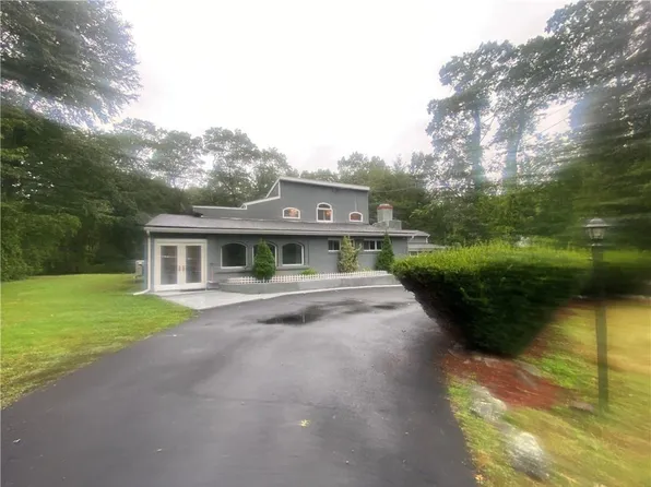 9 Brown Ave, Johnston, RI 02919
