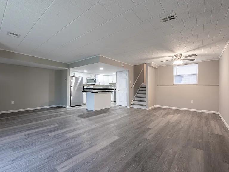 2207-2217 Aurora Dr #2213 — Photo 2