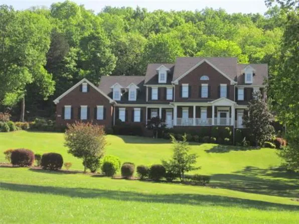 945 King Drake Rd, Brownsboro, AL 35741