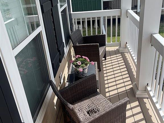 2nd image of 5148 Belle Terre Rd