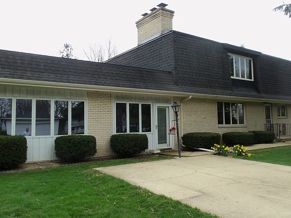 2nd image of 2511 Crystal Dr