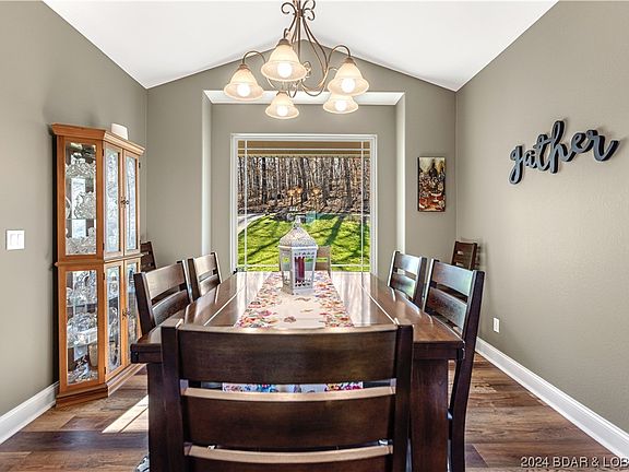 3rd image of 71 Fox Cove Ln