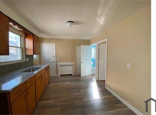 31 Loring St #1, Springfield, MA 01105