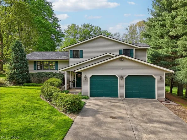 7930 W Lincoln St NE, Masury, OH 44438