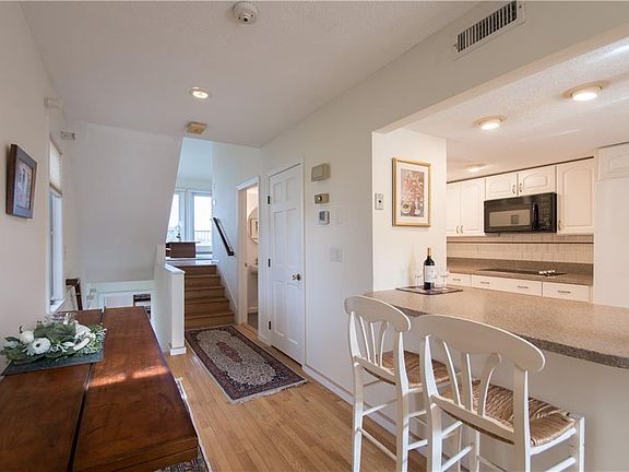 3rd image of 90 Windward Ln Unit 90