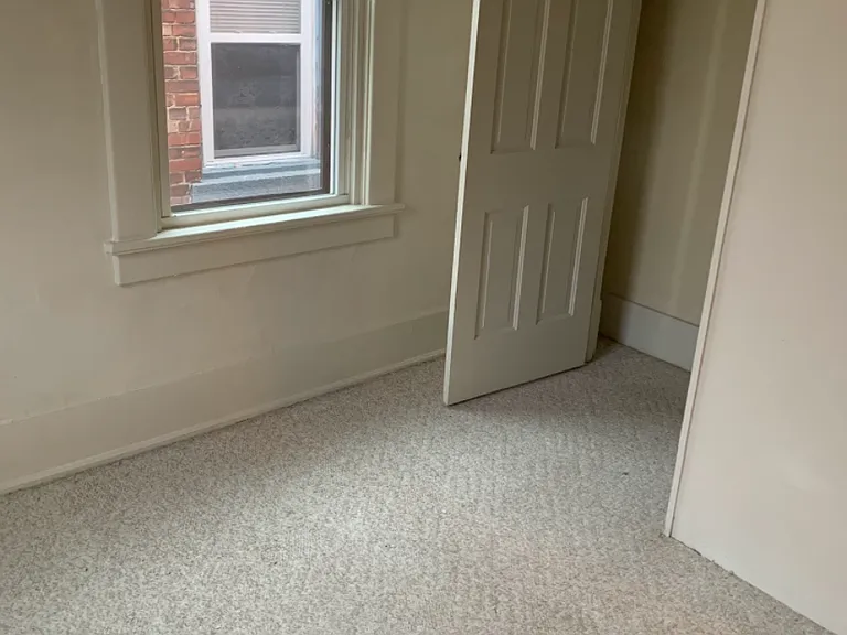 302B N Montgomery St — Photo 3