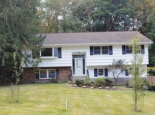 388 Cedar Dr W, Briarcliff Manor, NY 10510