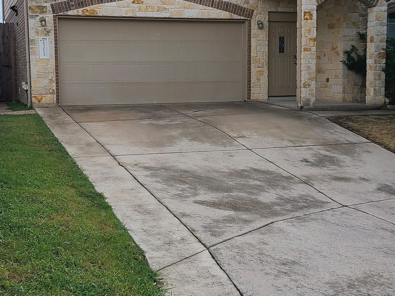 3 bed, 2577 sqft, $2,500 — Photo 3