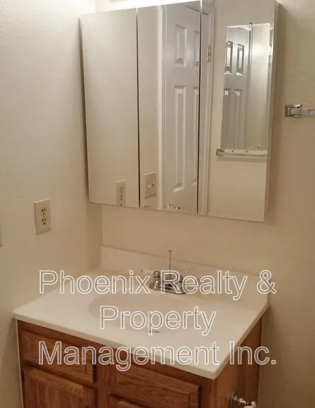 2332 McKinley Ave — Photo 17