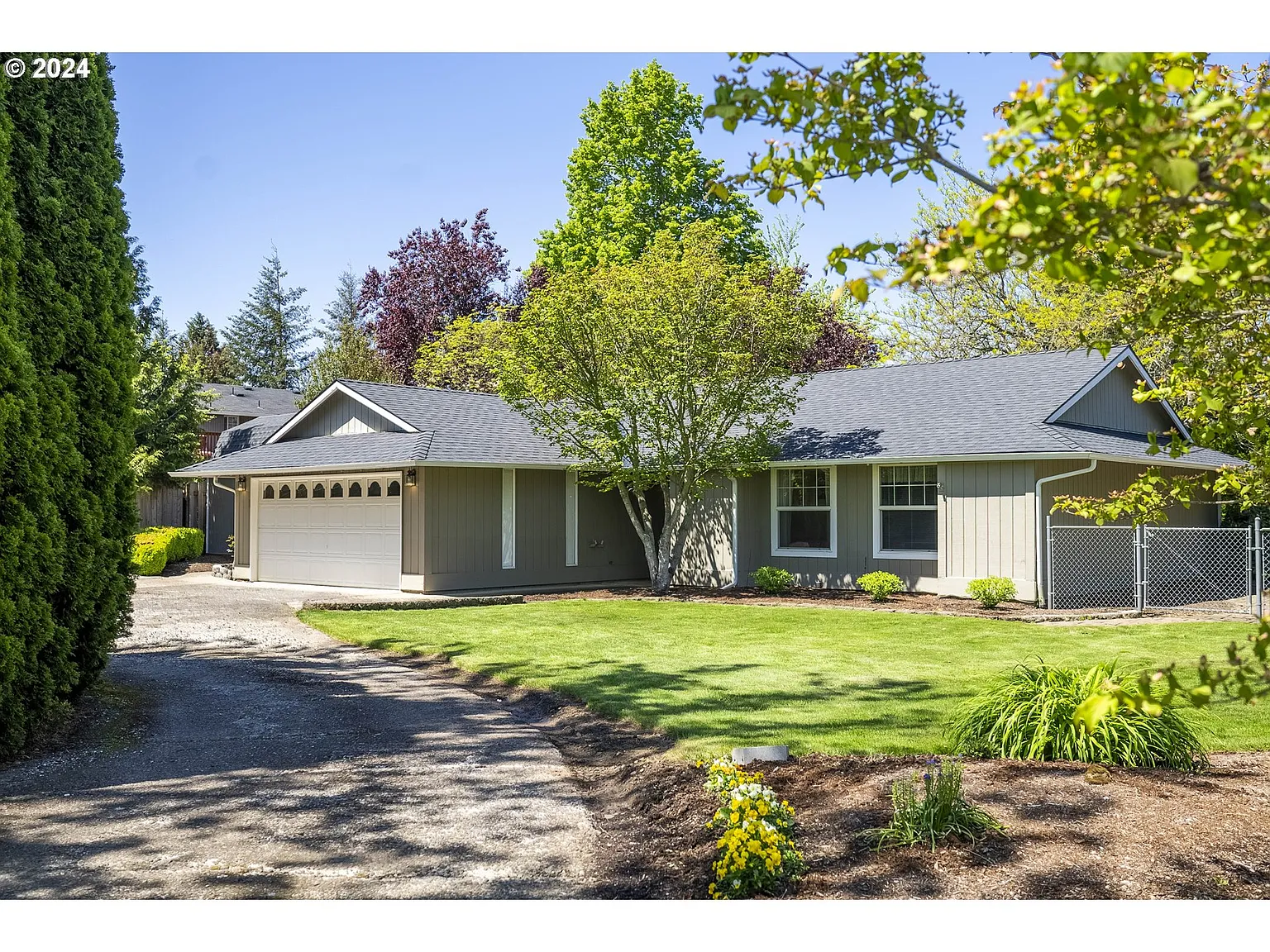 2247 NE 38th Dr photo 1