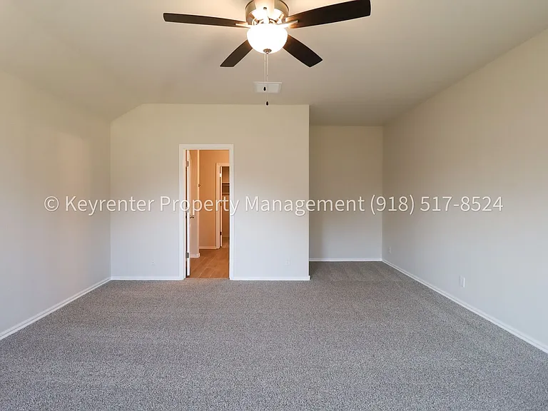 4500 W Winston St — Photo 24
