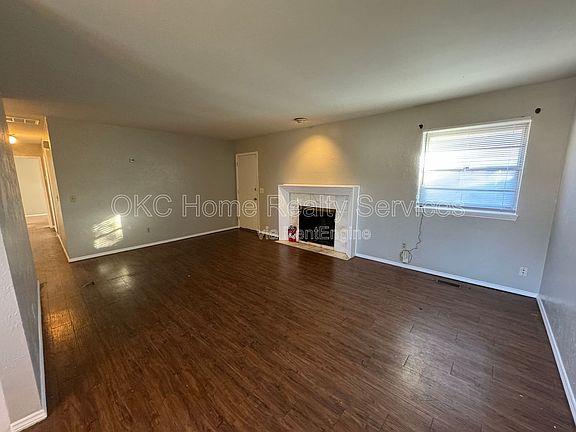 3rd image of 3512 Willow Springs Dr