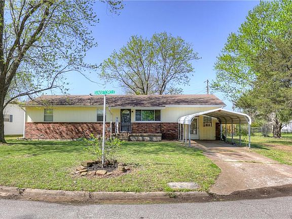 2nd image of 521 Sunset Cir
