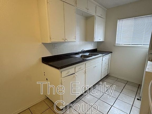 4th image of 2012 North Ave APT D
