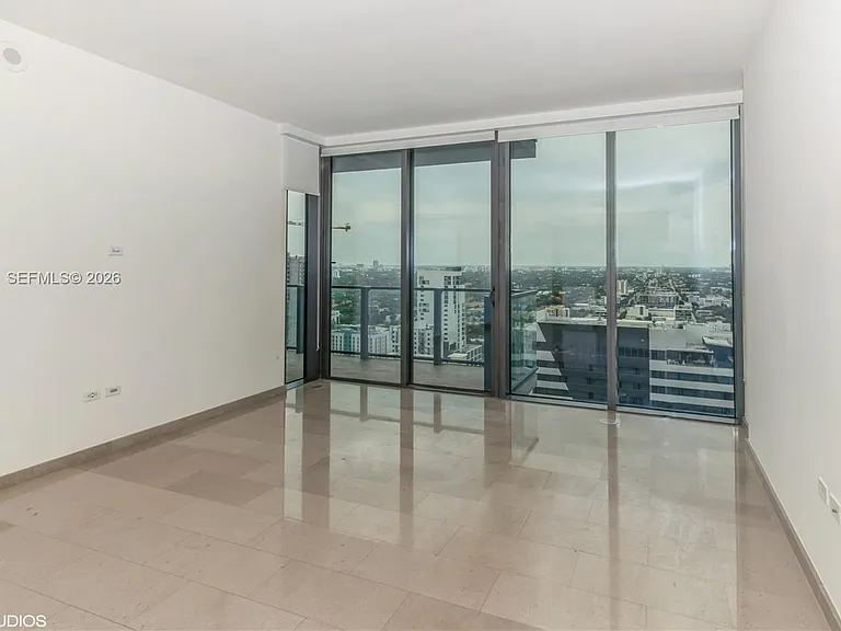 88 SW 7th St #2508 — Photo 5