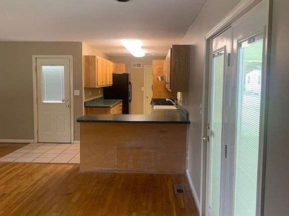 5th image of 3101 31st Ave