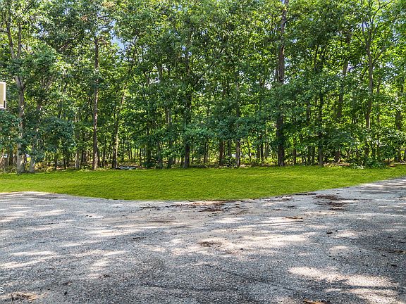 4th image of 2318 Whitesville Road