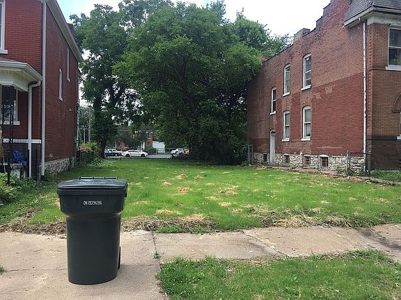 3rd image of 933 Maryville Ave